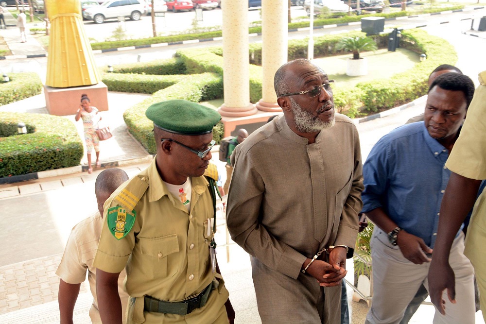 PDP spokesman, Olisa Metuh arrives Federal High Court, Abuja from Kuje Prison in handcuffs