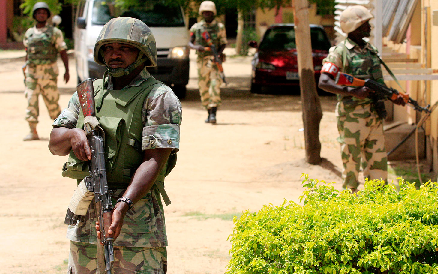 Soldiers arrest two suspected pipeline bombers