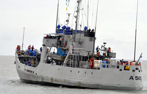 Navy intercepts vessel with 183 Nigerians, 41 illegal migrants