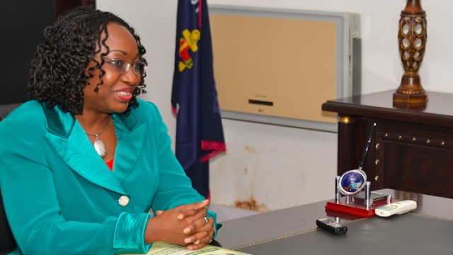 FG honours 12 civil servants for punctuality