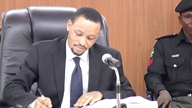 Drama in CCT as judge orders police to ‘throw out’ Saraki’s lawyer