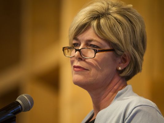 Top Jeb Bush adviser leaves GOP, may vote Clinton