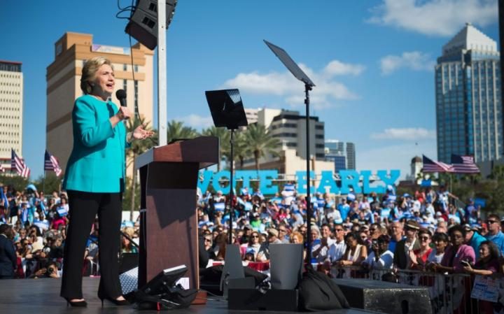 Clinton leads Trump by 14 points in latest poll