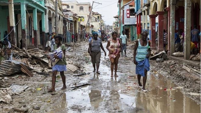Hurricane Mathew: Haiti death toll nears 900