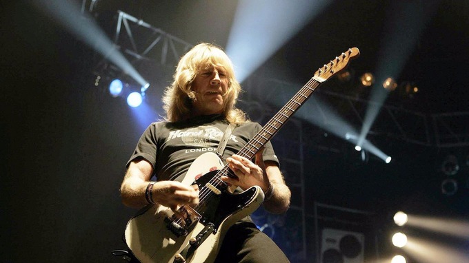 Status Quo’s Rick Parfitt dies aged 68