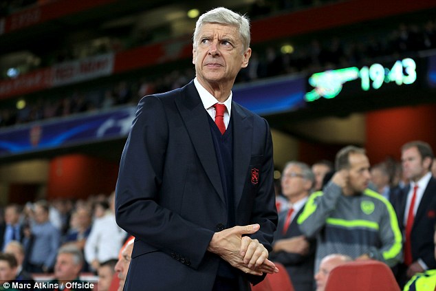 Oxlade-Chamberlain hits like on tweet calling for Arsene Wenger’s sack
