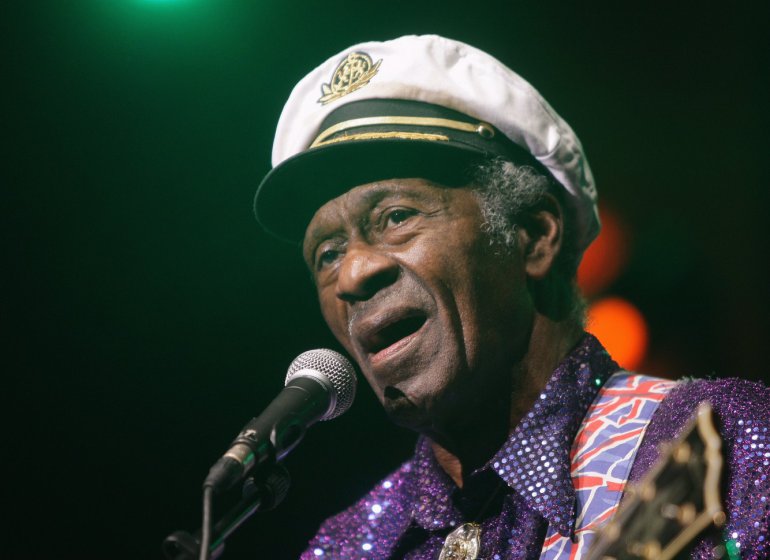 Rock and roll legend Chuck Berry dies