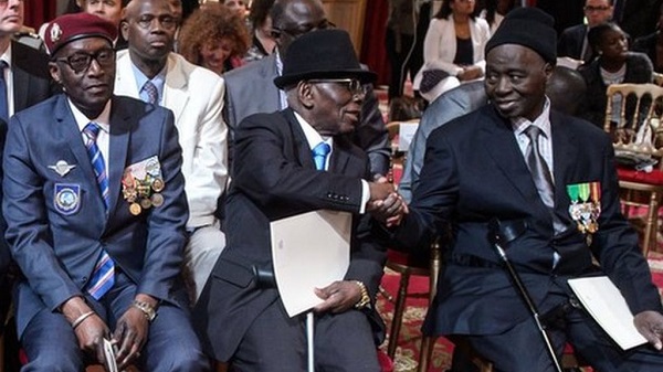 France gives citizenship to 28 African WW II veterans