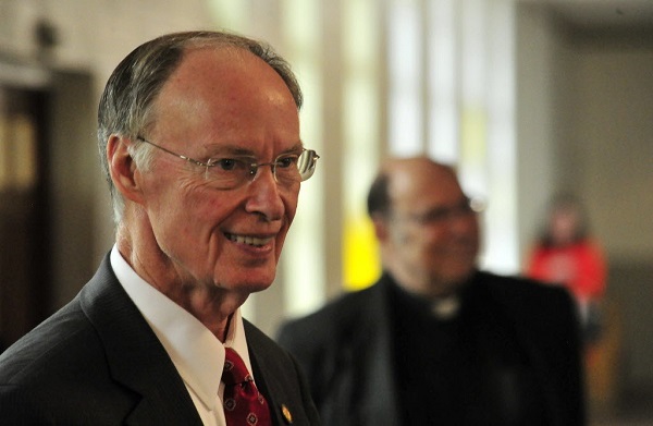 Alabama governor resigns over adultery scandal