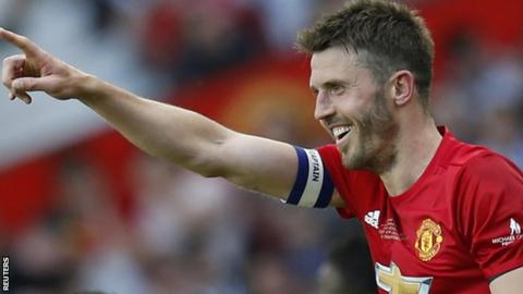 Carrick named Man United captain