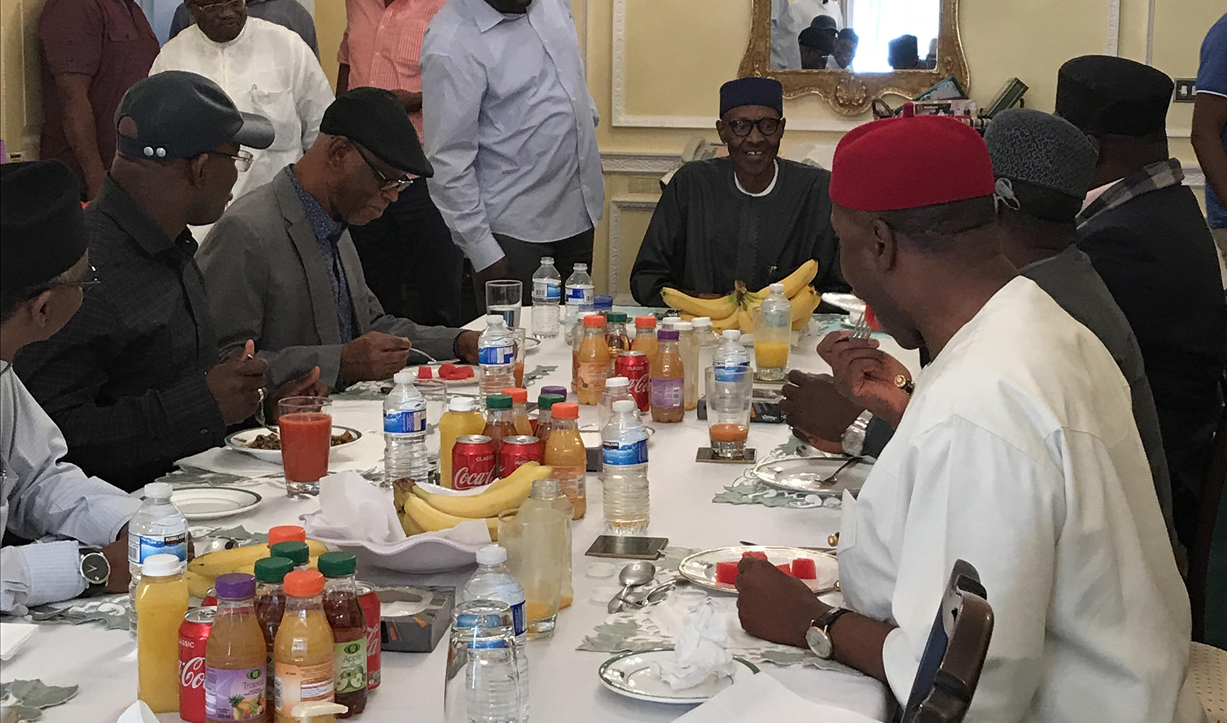 Oyegun, APC governors meet Buhari in London