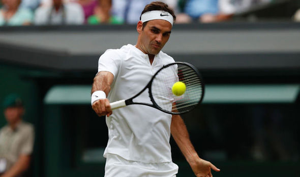 Federer moves close to record 8th Wimbledon title