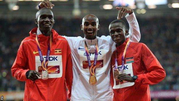 Mo Farah defends 10,000 metres title in London
