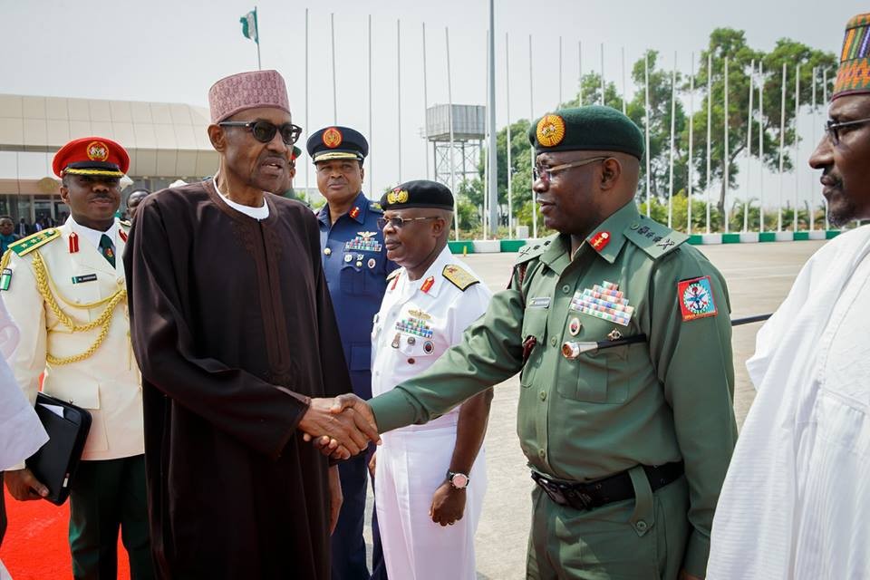 Buhari, security chiefs in closed-door meeting