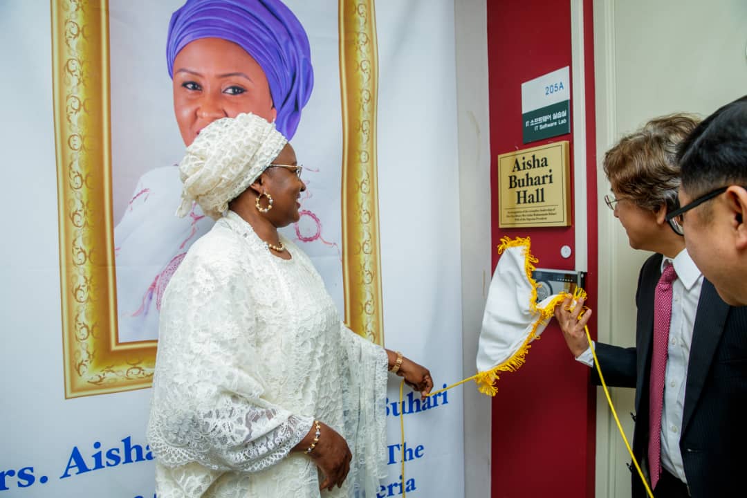Aisha Buhari receives World Leadership Prize, immortalised