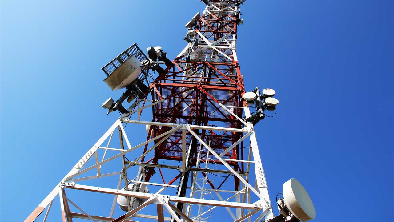 Buhari sets ambitious targets for broadband coverage