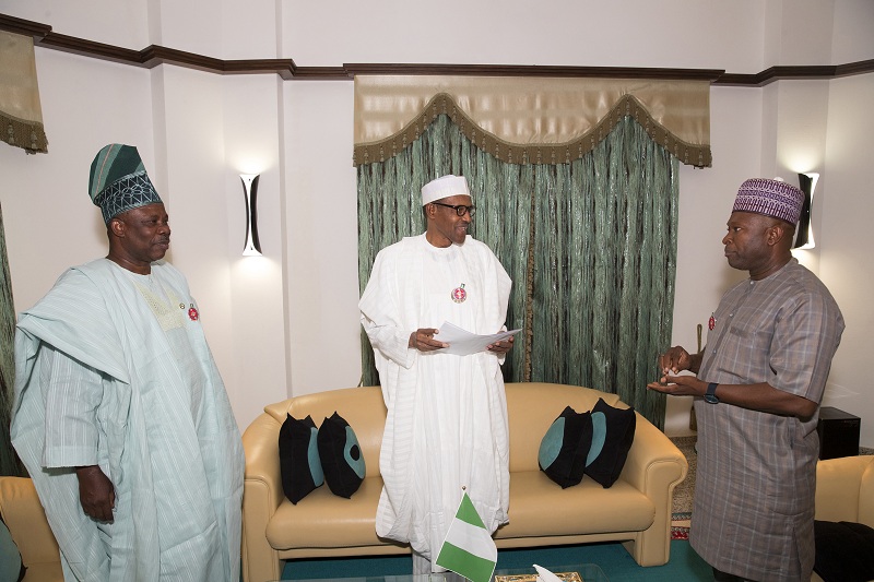 2019: Buhari meets Amosun, APM chairman, receives adoption letter