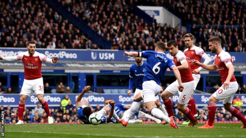 Arsenal continue poor away form at Everton, lose 1-0