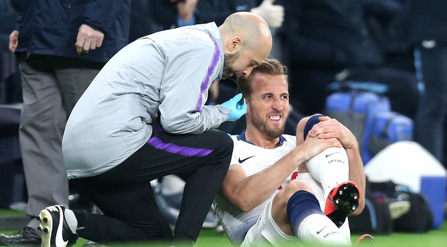 Spurs in anxious wait for Kane’s injury update