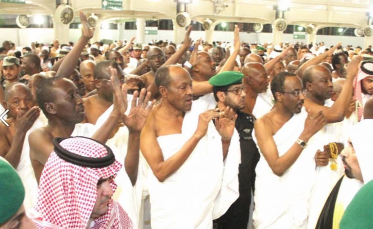In Makkah, Zamfara leaders join Buhari to pray for peace
