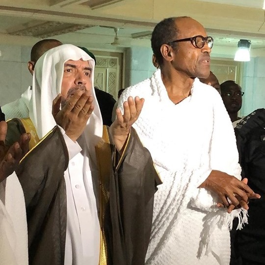 Buhari arrives Makkah for Lesser Hajj