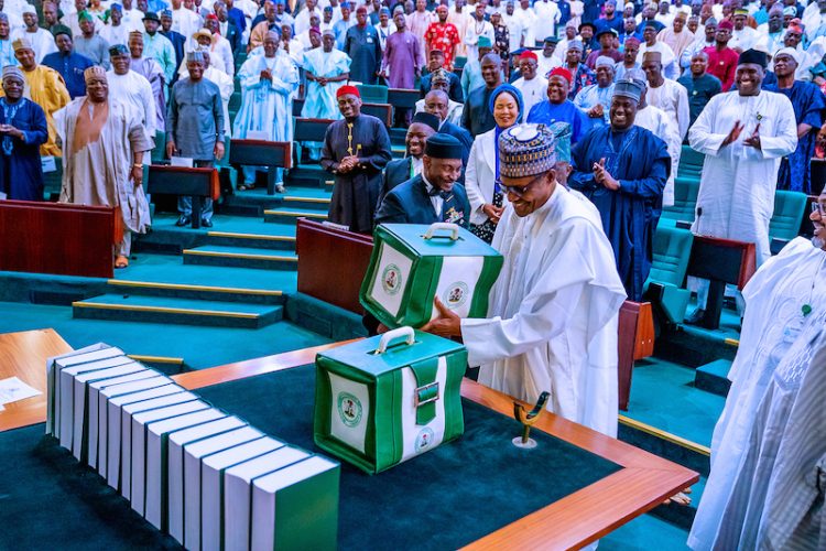 Photo News: Presentation of 2020 Budget