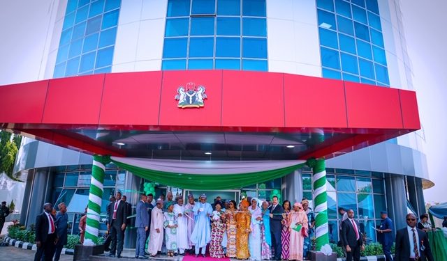 President Buhari commissions HQ building of Federal Ministry of Women Affairs in Abuja on 16th Jan 2020