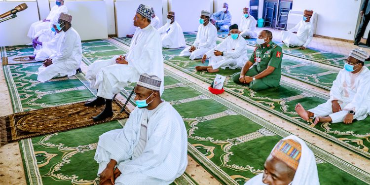President Buhari attends Juma’at Prayers at State House Mosque