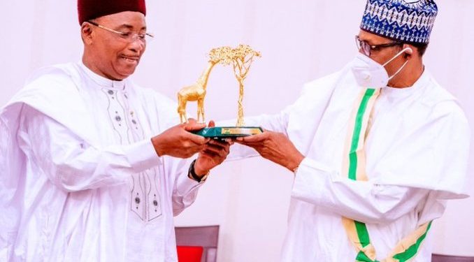 Buhari receives highest Niger Republic award, congratulates outgoing President Issoufou on 2020 Mo Ibrahim prize
