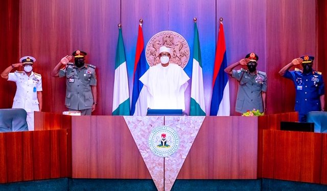 You’ve got short time to deliver, Buhari tells new service chiefs