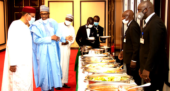 Buhari hosts Niger Republic’s President Mohamed Bazoum to iftar dinner