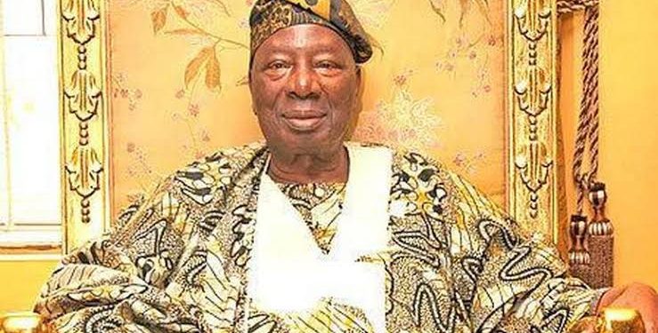 Buhari salutes Soun of Ogbomosoland at 95