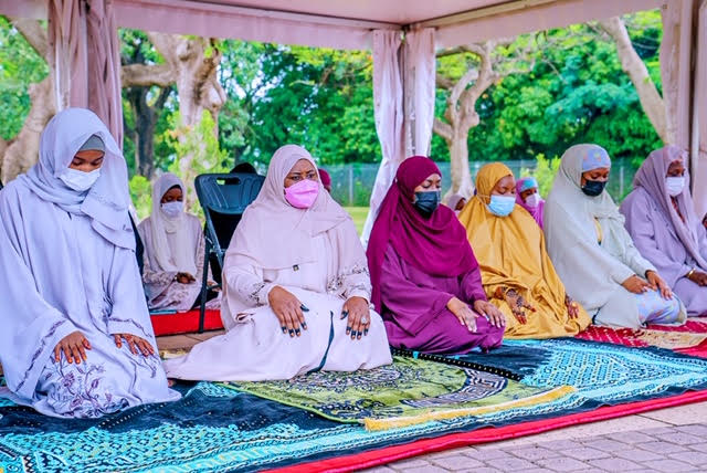 Buhari, first family observe Eid-el-Fitr prayer at Aso Rock