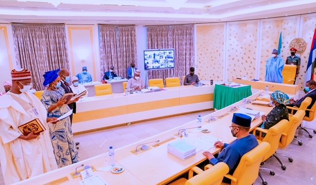 Buhari swears-in 5 new Permanent Secretaries