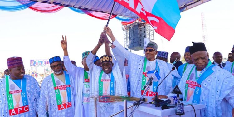 I’ve served Nigerians creditably, says Buhari as he campaigns for APC
