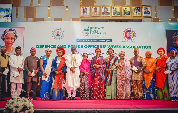 Oluremi Tinubu shares N1.9 billion to elderly Nigerians in 36 states, FCT