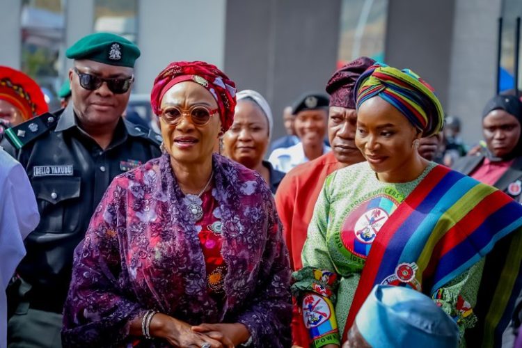 Oluremi Tinubu shares N1.9 billion to elderly Nigerians in 36 states, FCT
