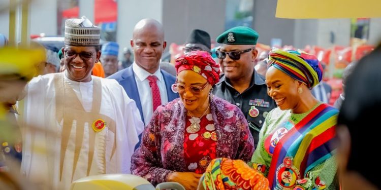 Oluremi Tinubu shares N1.9 billion to elderly Nigerians in 36 states, FCT